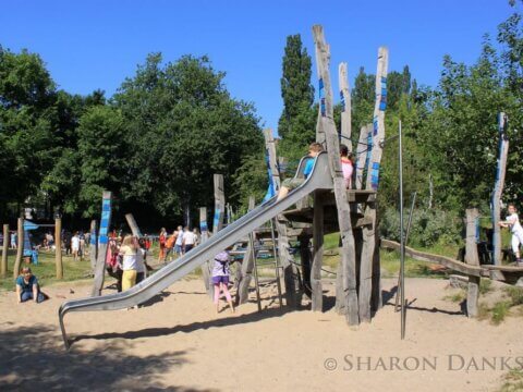 THE GREEN SCHOOLYARD MOVEMENT: Gaining Momentum Around the World