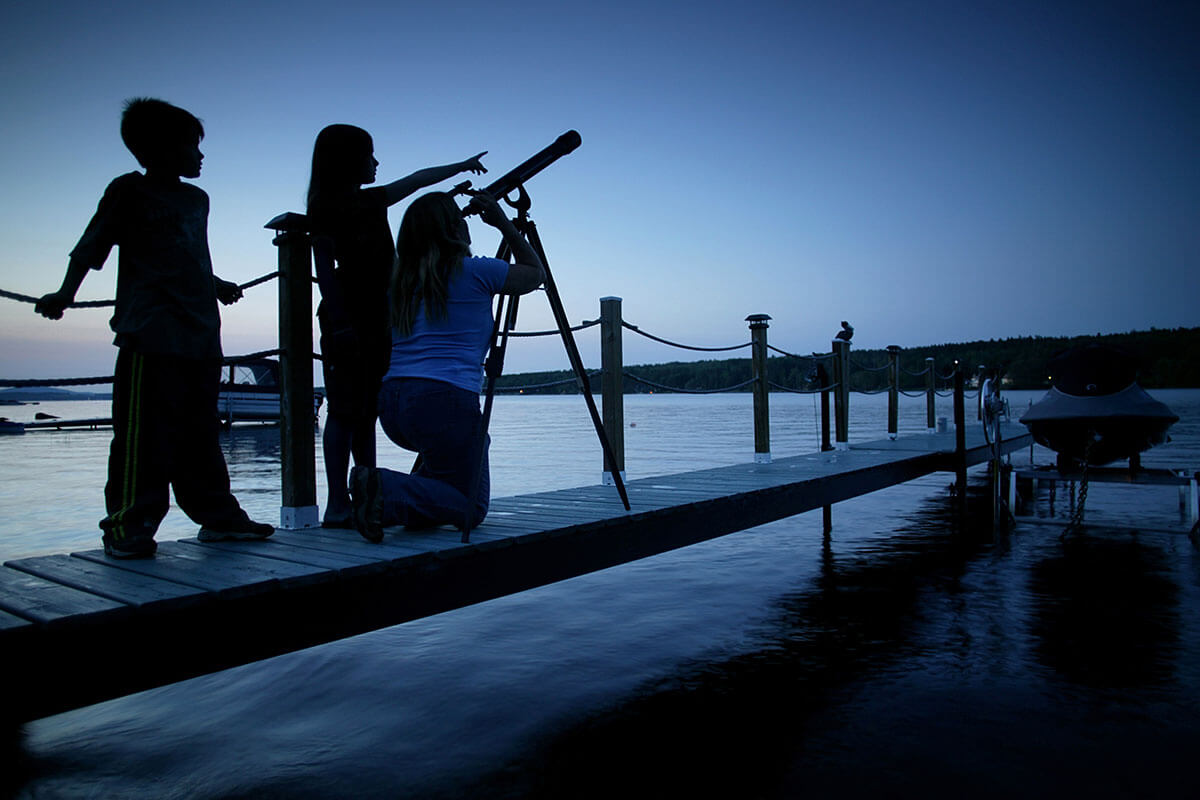 Kids and Mom Stargazing