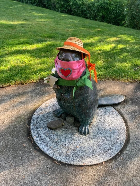 statue of a beaver